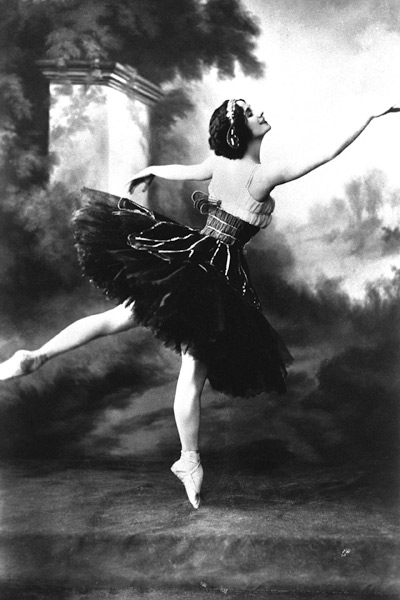 Russian dancer Anna Pavlova od English Photographer, (20th century)