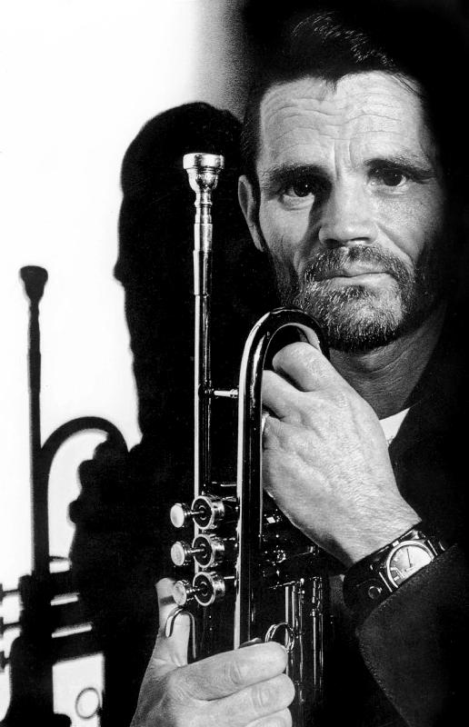 jazz trumpet player Chet Baker od English Photographer, (20th century)