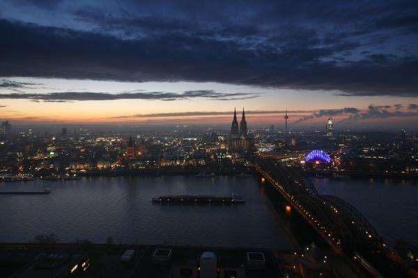 Nachtpanorama Köln od Erich Teister