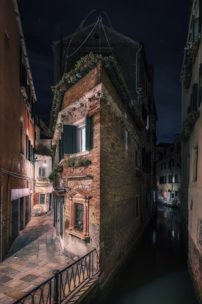 Venetian corner od Fiorenzo Carozzi