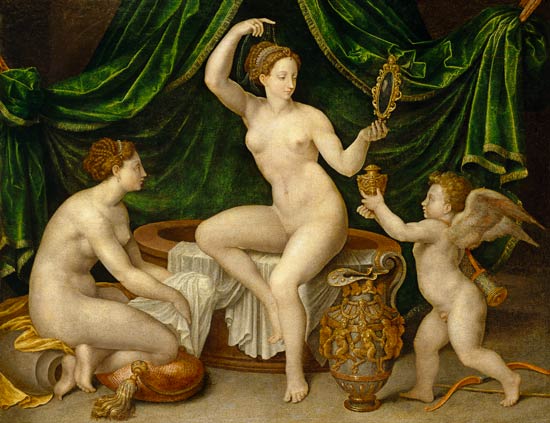 Venus at her Toilet od Fontainebleau School