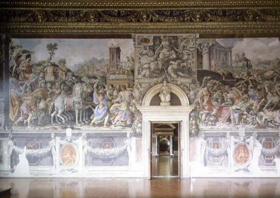 Wall in the Sala dell'Udienza with frescoes of The Triumph of Camillus and Camillus forbidding the W od Francesco de Rossi Salviati Cecchino
