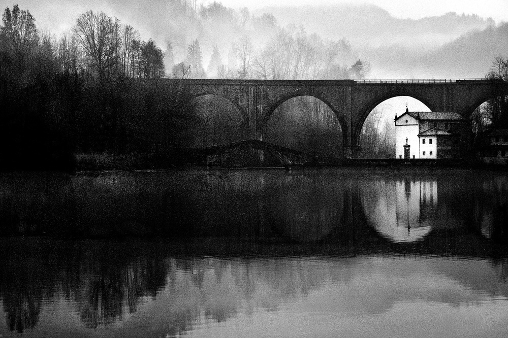 fog on the lake od Franco Maffei