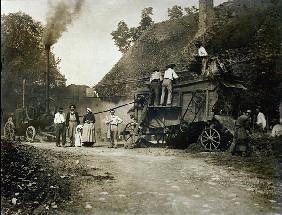 Threshing scene, late 19th century (b/w photo) 