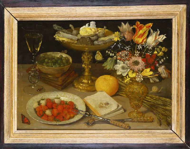 Stilleben mit Erdbeeren, einer Schale mit Zuckerwerk, einem Blumenstrauß und anderen Gegenständen. od Georg Flegel