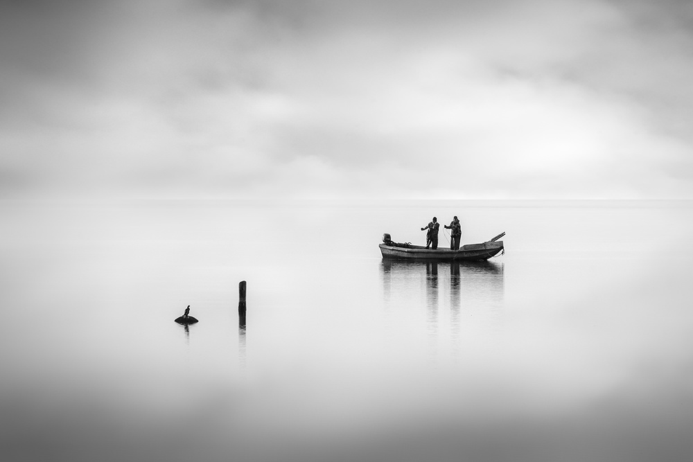 Fishermen and the Curious Bird II od George Digalakis