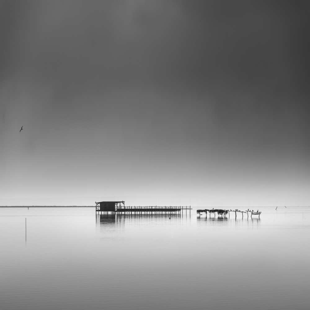 Hut in the mist od George Digalakis