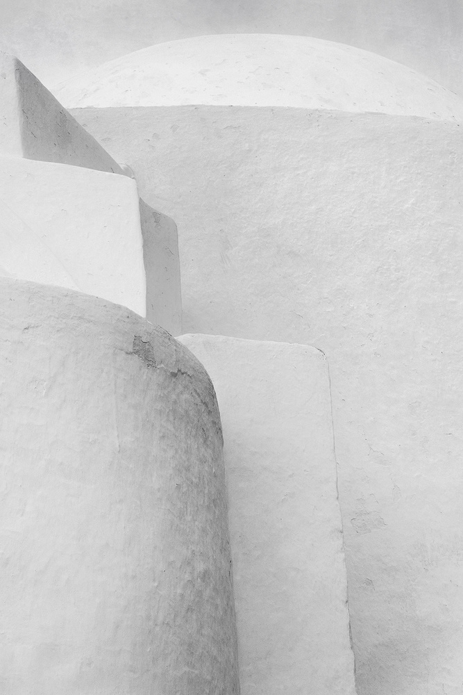 Shades of White od George Digalakis