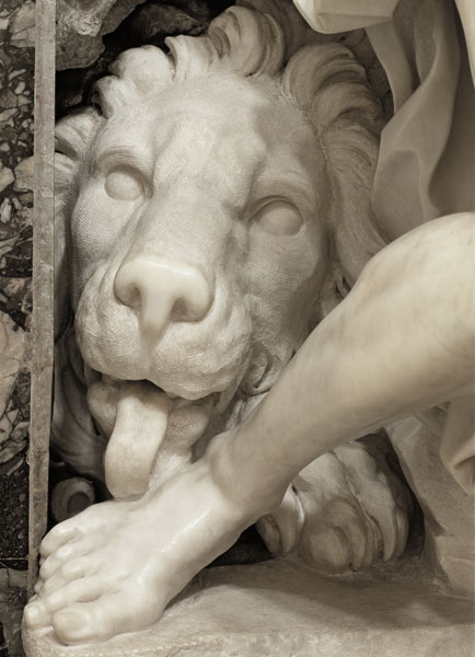 A Lion licking the foot of Daniel  (detail of 186919) od Gianlorenzo Bernini