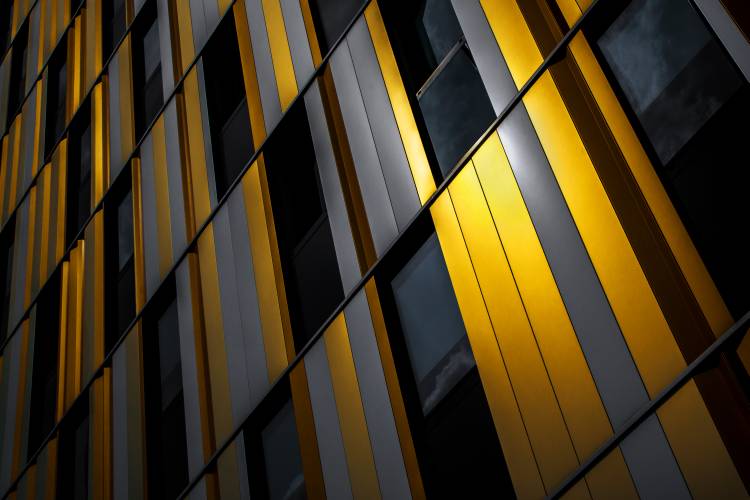 Yellow wall od Gilbert Claes