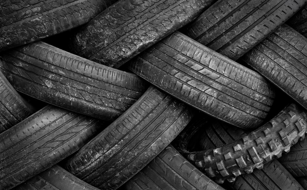 Tires od Giorgio Toniolo