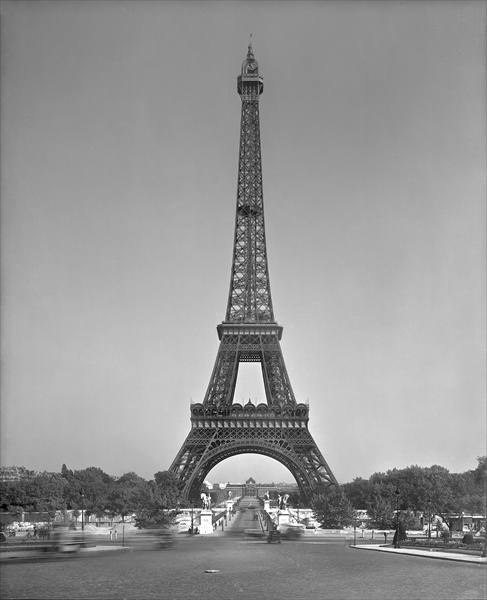 The Eiffel tower, 1887-89 (b/w photo)  od Gustave Eiffel