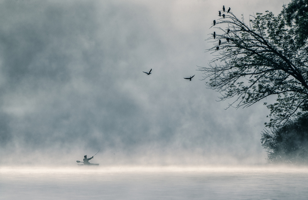 Misty lake od Hannah Zhang