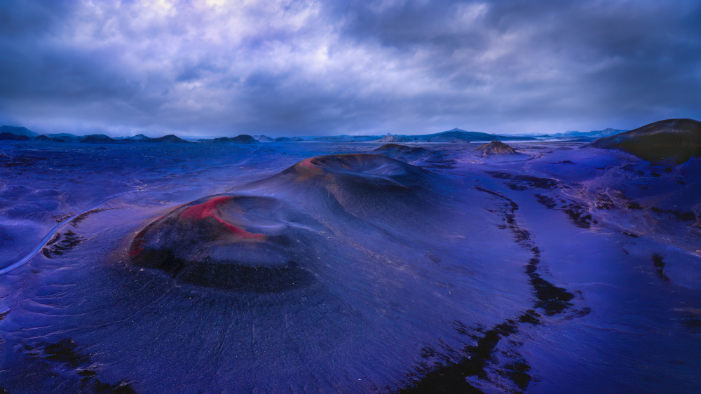 Serenity Over The Craters od Hanping Xiao