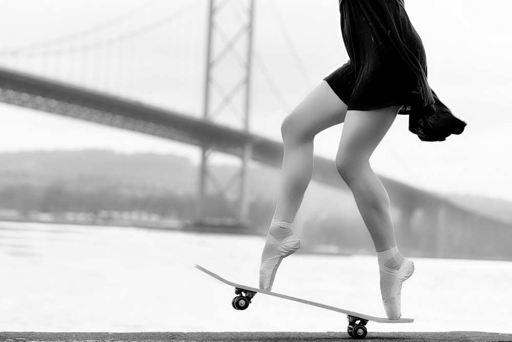 Skater Girl od Howard Ashton-Jones