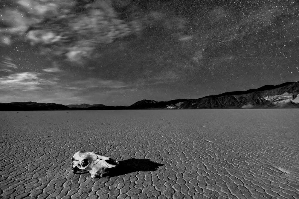 Death Valley Moonlight od Hua Zhu