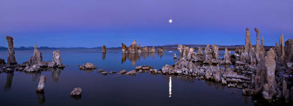 Mono Lake moon rise od Hua Zhu