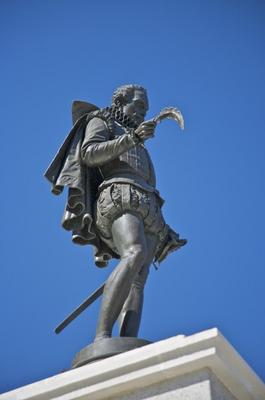 cervantes statue od Iñigo Quintanilla