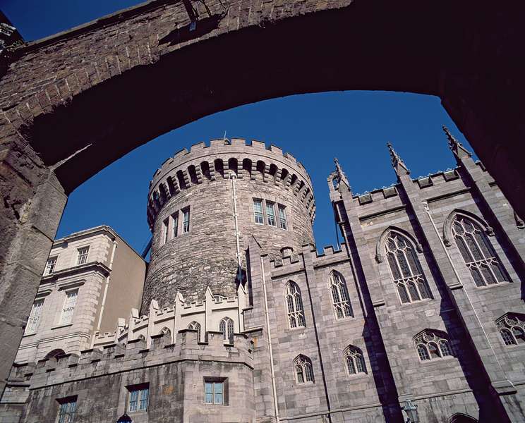 Dublin Castle, the Record Tower (photo)  od Irish School