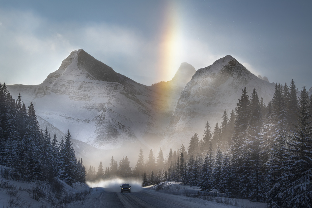 Riding Under Frozen Rainbow od James S. Chia