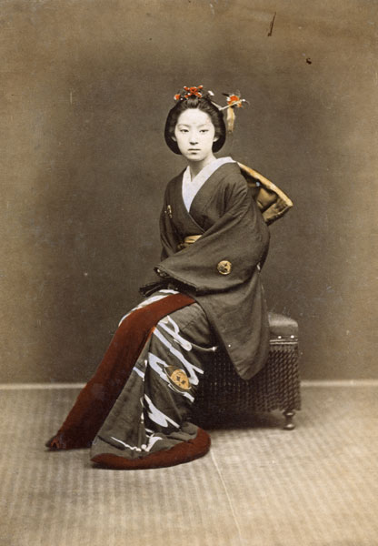 Young Girl in a Kimono, c.1860-70 (hand coloured photo) od Japanese School, (19th century)