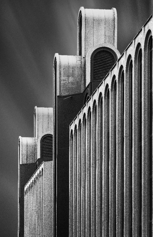 Towers of money od Jef Van den
