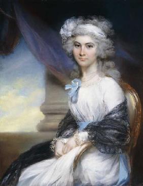 Miss Sophia Vansittart in einem weißen Kleid und einem weißen Haarband.