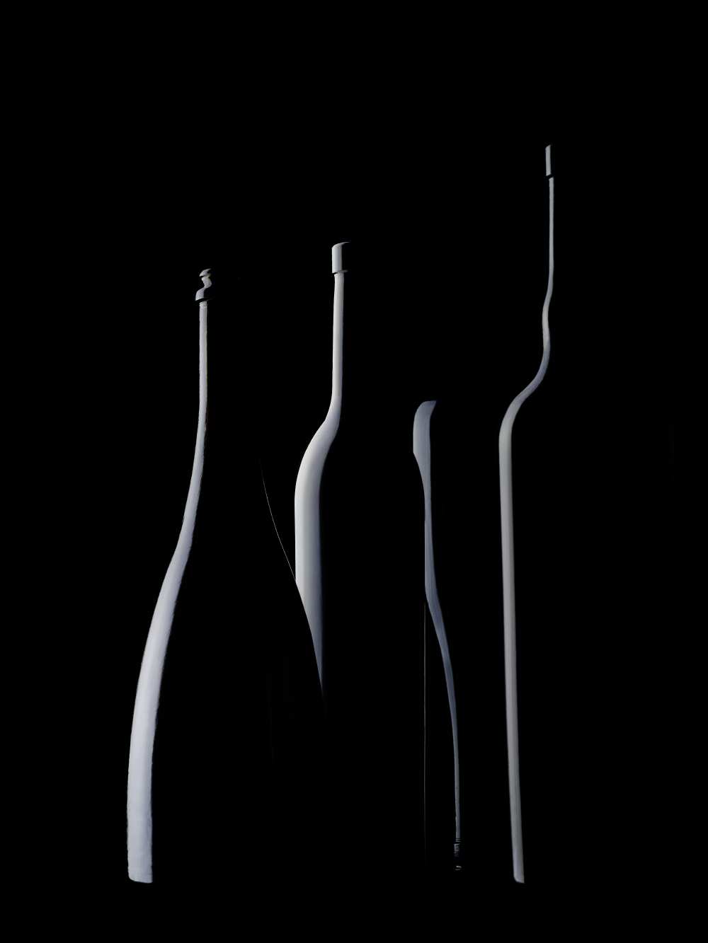 Bottles Waiting od Jorge Pena
