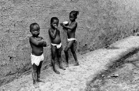 Three girls-I  (Djenné, Mali)
