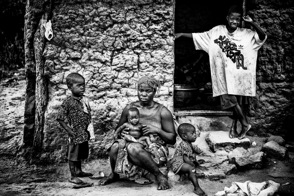 Joy and sadness-Benin od Joxe Inazio Kuesta Garmendia