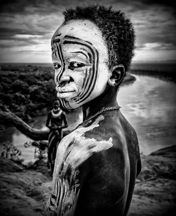 A boy of the Karo tribe. Omo Valley (Ethiopia). od Joxe Inazio Kuesta
