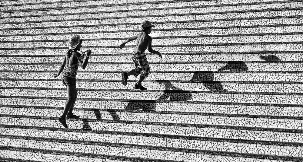 On the stairs . od Juan Luis Duran