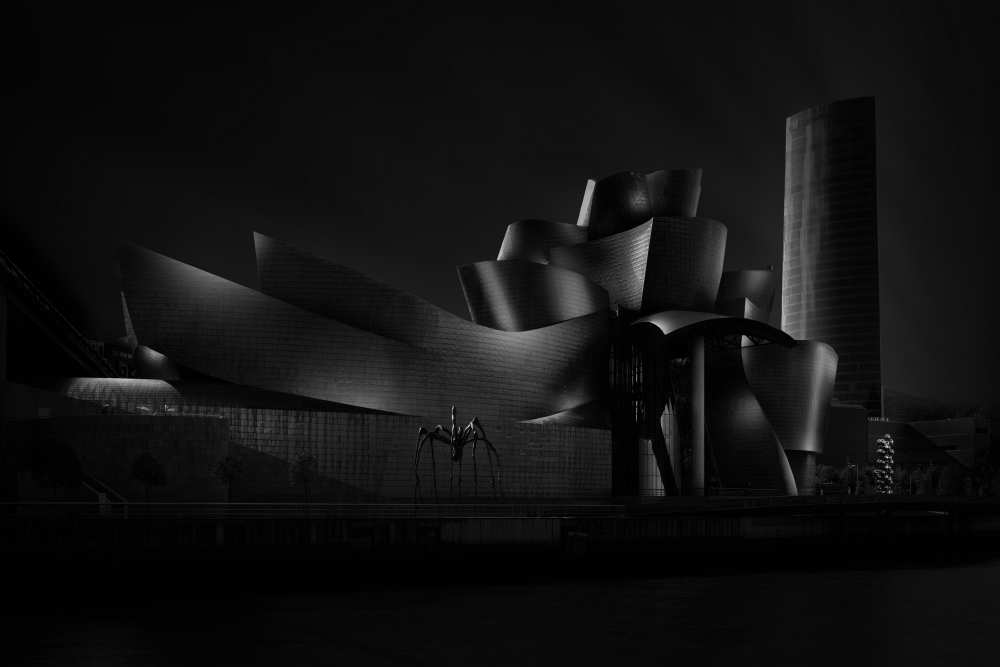 Black (Guggenheim) angle IV od Juan Pablo de