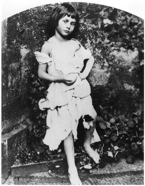 Alice Pleasance Liddell (1852-1934) as the beggar maid (b/w photo)  od Lewis Carroll