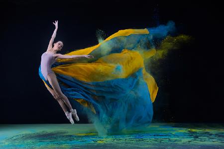 Ballerina jade with colourful cloth