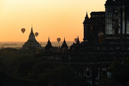 Sunrise in Bagan