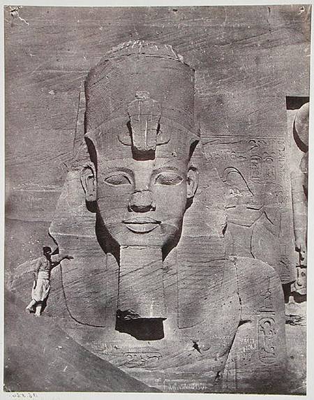 Figure of Ramases II at his tomb in Abu Simbel od Maxime Du Camp