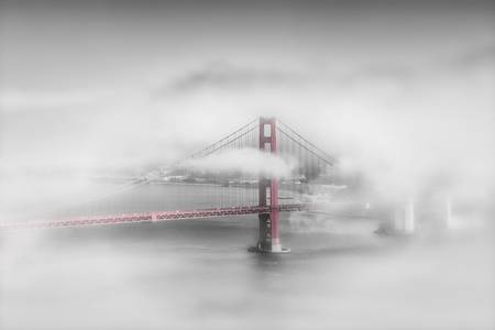 Most Golden Gate v mlze | colorkey