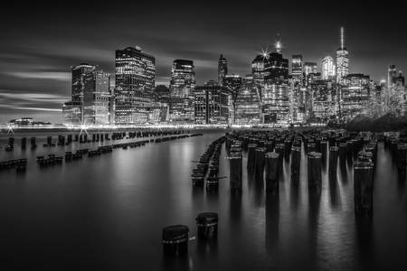 Večerní panorama Manhattanu | Monochromatické fotografie