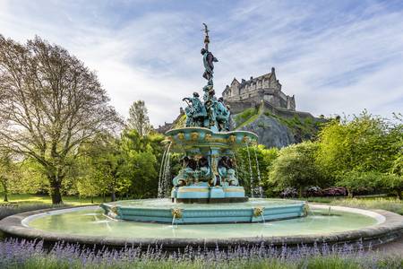 Rossova fontána a Edinburský hrad