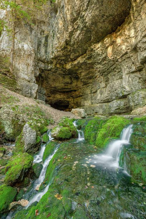 Falkensteiner Höhle Schwäbische Alb od Michael Valjak