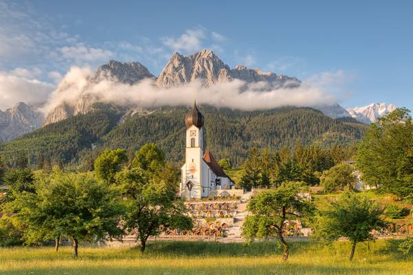 Kirche in Grainau in Bayern od Michael Valjak