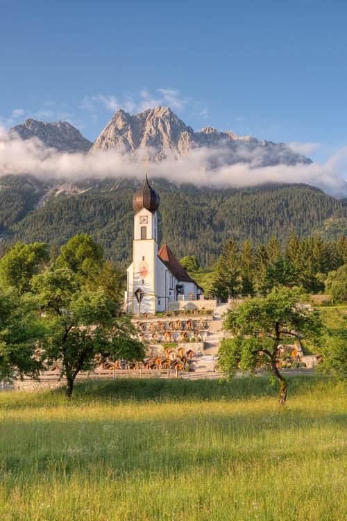 Kirche in Grainau in Bayern od Michael Valjak