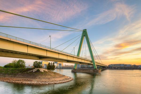 Severinsbrücke Köln od Michael Valjak