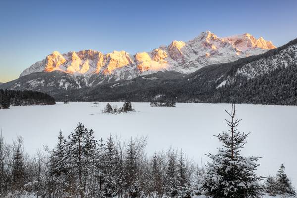 Winter am Eibsee in Bayern od Michael Valjak