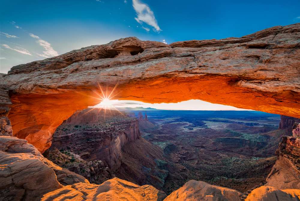 Sunrise at Mesa Arch od Michael Zheng