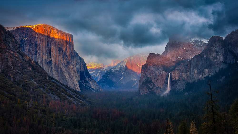 The Yin and Yang of Yosemite od Michael Zheng