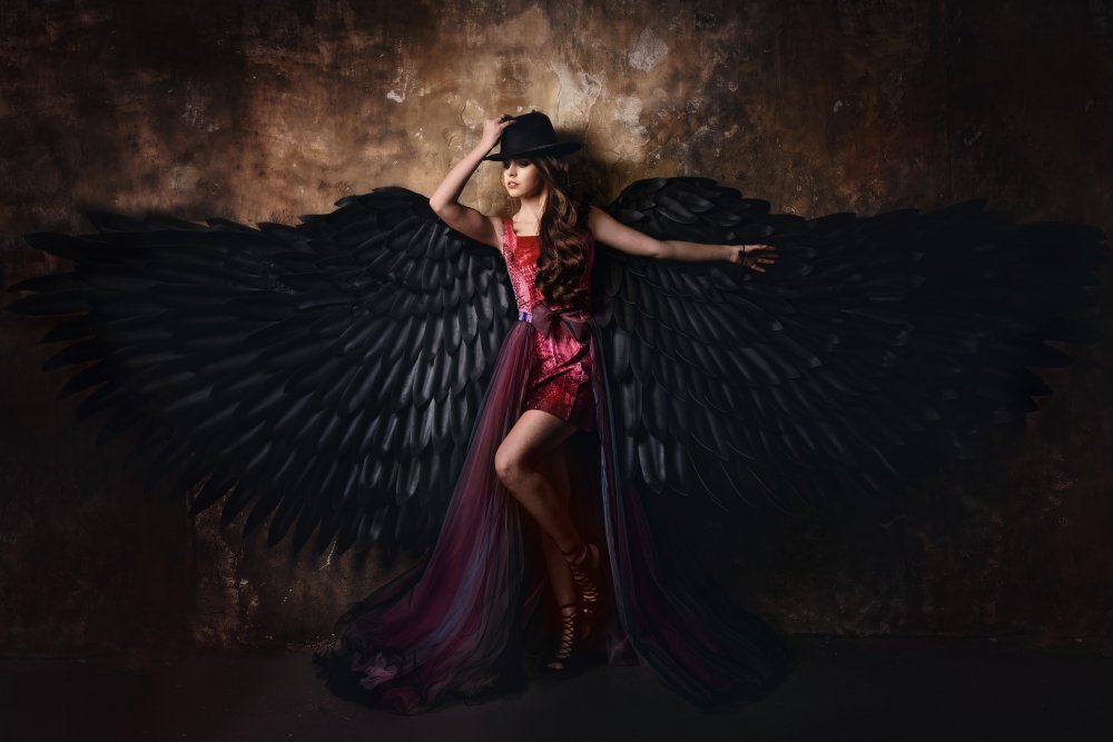 Black wings od Michaela Firešová