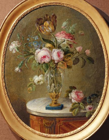 Vase of flowers on a table
