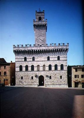 Exterior view of the Palazzo Communale, Montepulciano od Michelozzo  di Bartolommeo